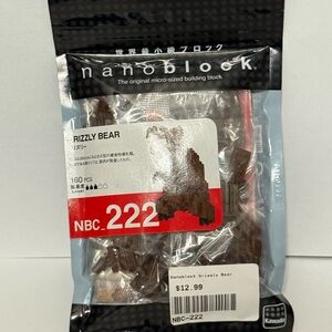 Nanoblocks Grizzly Bear Building Set  NBC 222- Brown